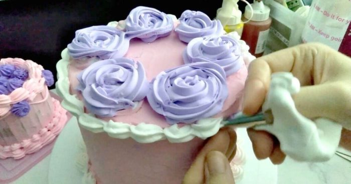 How to make fake icing for decoration