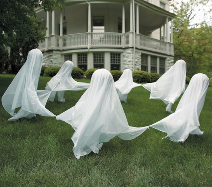 How to make a ghost yard decoration